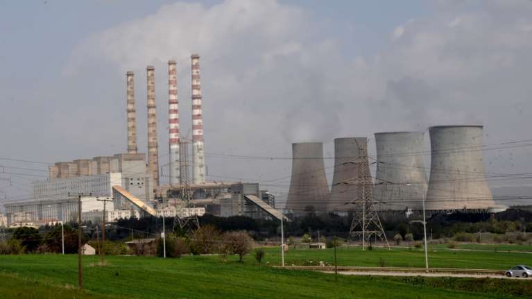«Πυρά» κυβέρνησης - ΣΥΡΙΖΑ για την απολιγνιτοποίηση της ΔΕΗ