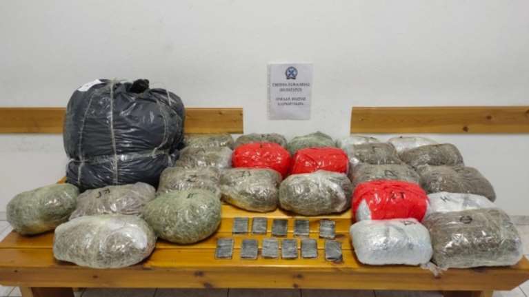 Eπεισοδιακή σύλληψη  48χρονου για ναρκωτικά: Σύγκρουση με 3 περιπολικά