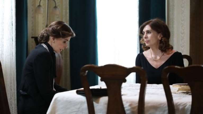 Άγριες Μέλισσες: Ποιος θέλει να ακυρώσει το γάμο της Ελένης;