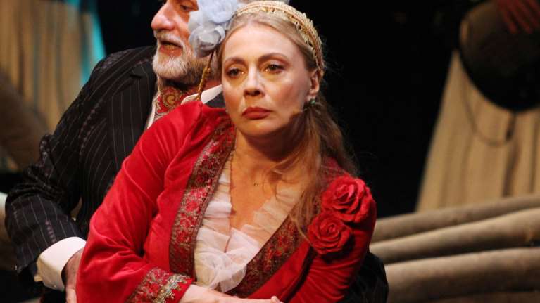 Η περίεργη φάση της Σμαράγδας Καρύδη: Θέλω να κρυφτώ, νιώθω ότι πνίγομαι