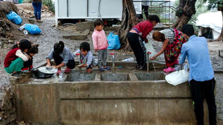 Guardian: Ο ΟΗΕ φοβάται πανδημία και ζητεί επείγουσα εκκένωση της Μόριας