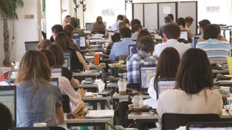 Η νέα ΠΝΠ: Υποχρεωτικά ως το τέλος Ιουνίου το δώρο Πάσχα - Έκπτωση 25% σε φόρους και εισφορές