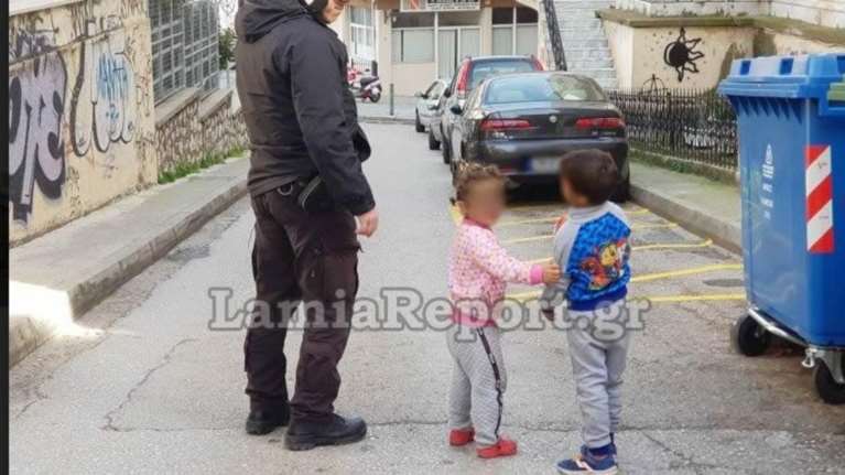 Μωρά έκοβαν βόλτες μόνα τους στους δρόμους της Λαμίας