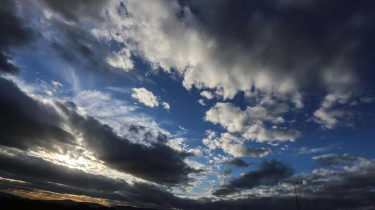 Καιρός: Πρόσκαιρες βροχές την Τετάρτη