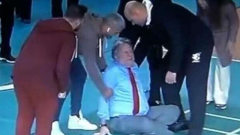 Γιώργος Κατρούγκαλος: Η στιγμή της πτώσης του - βίντεο