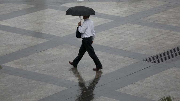Χαλάει ο καιρός, έρχονται καταιγίδες και χιόνια