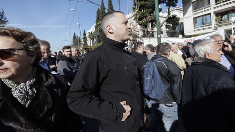 Οι νησιώτες έδιωξαν Κασιδιάρη και Λαγό από το συλλαλητήριο [βίντεο]