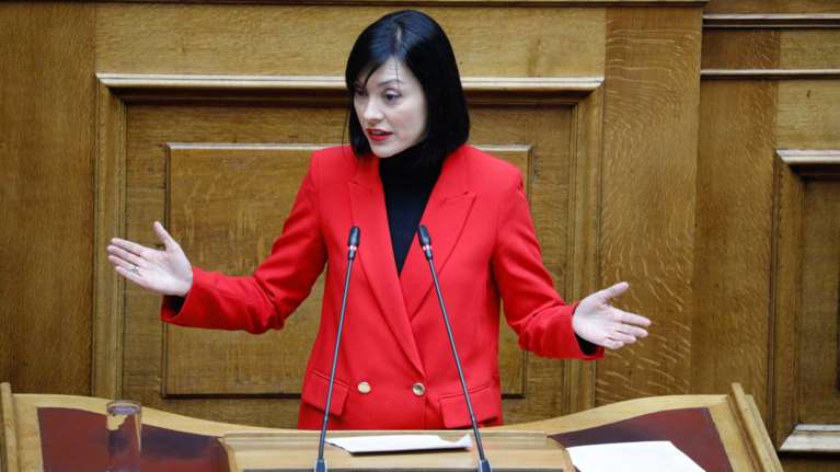 Nάντια Γιαννακοπούλου: Συντετριμμένη η βουλευτής από τον θάνατο 39χρονου φίλου της λόγω κορονοϊού