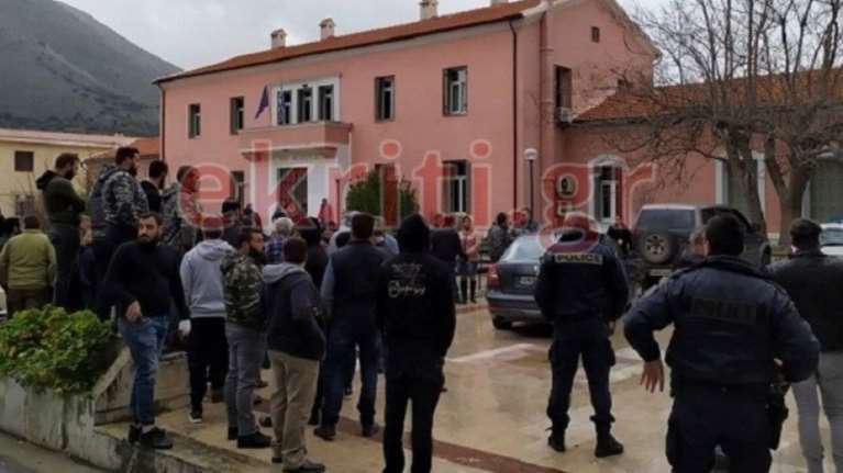 Κρήτη:Ο δράστης ήθελε να αυτοκτονήσει μετά το φονικό- Ένταση στα δικαστήρια