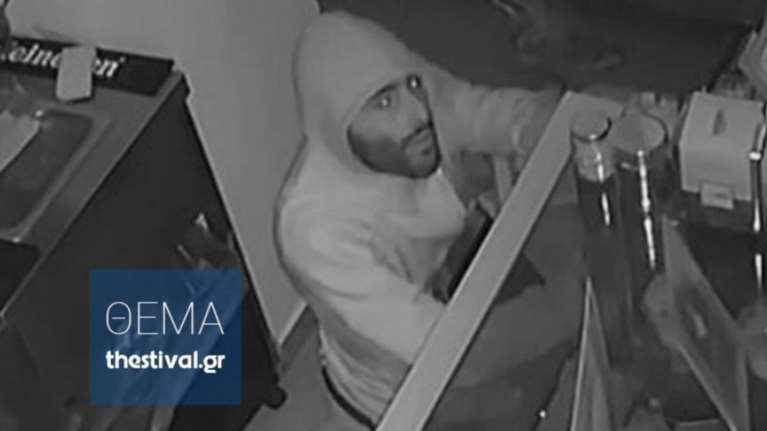 VIDEO ντοκουμέντο: Διαρρήκτης "κομάντο" ξαφρίζει κατάστημα στη Θεσσαλονίκη