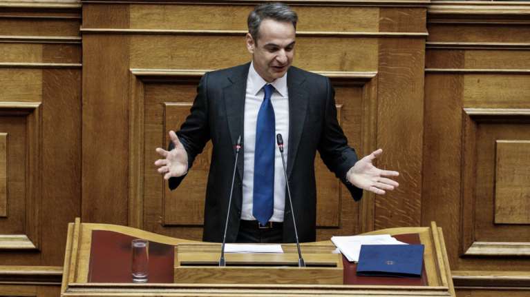 Μητσοτάκης σε Τσίπρα: Κάνετε πάλι αντιπολίτευση με τα μαγκάλια