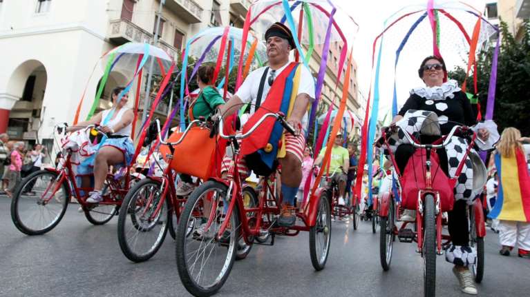 Γιατί ακυρώθηκε η καρναβαλική παρέλαση στη Θεσσαλονίκη