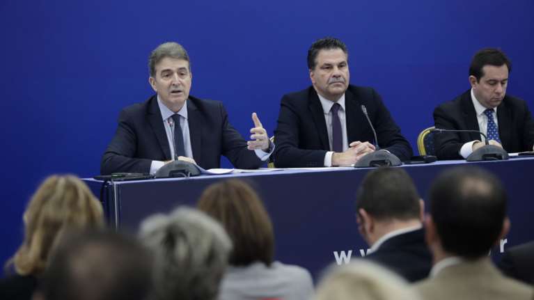 Προσφυγικό: «Μασάζ» Μηταράκη - Χρυσοχοΐδη στο εσωτερικό της ΝΔ