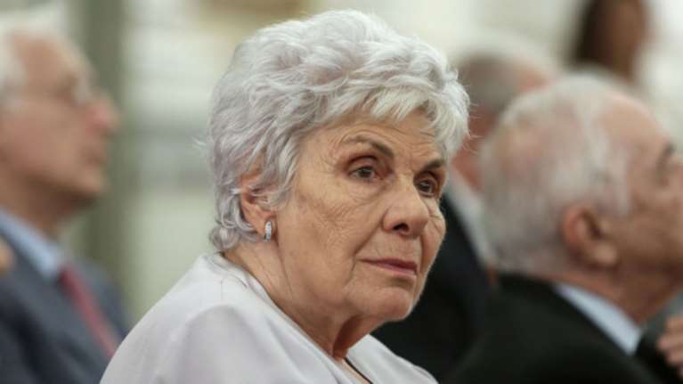 Σε κρίσιμη κατάσταση η Κική Δημουλά: Όλα τα νεώτερα για την υγεία της