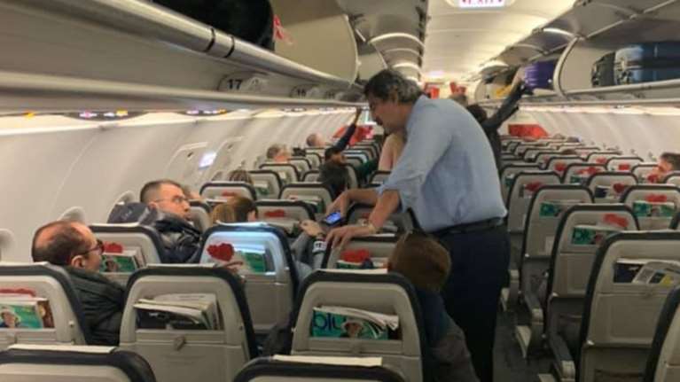 Άγριος τσακωμός Πολάκη - Κουρτάκη στο αεροπλάνο: «Σίχαμα» - «Τραμπούκε»