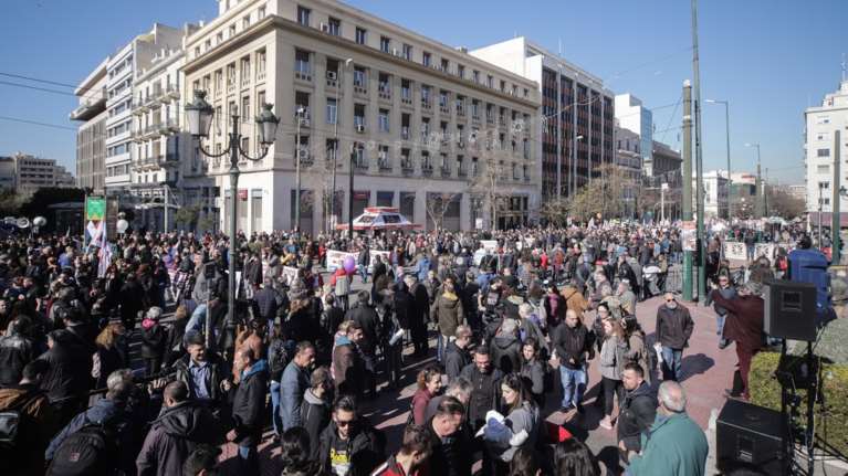 Χάος στους δρόμους της Αθήνας -Πορείες από ΑΔΕΔΥ και ΠΑΜΕ