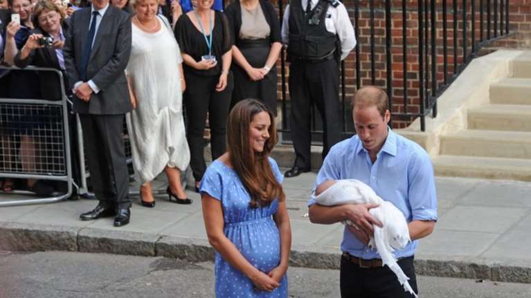 Ήταν τρομακτικό: H Κέιτ μίλησε για τη φωτογράφηση αμέσως μετά τη γέννα