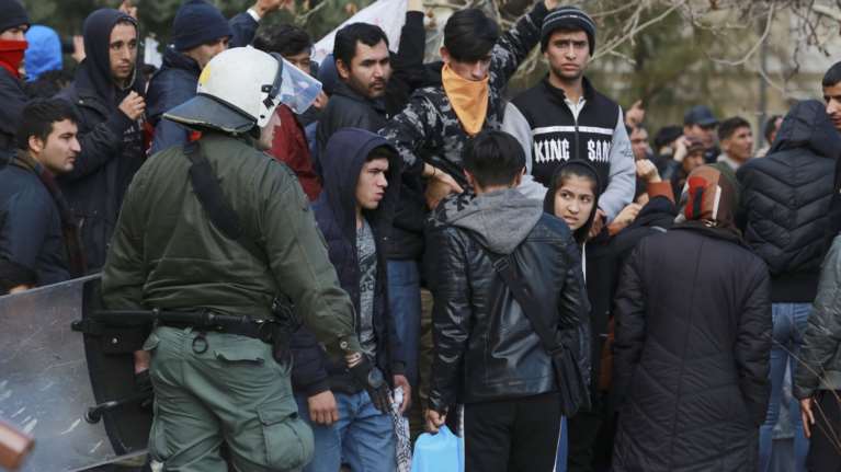 Αποκάλυψη Μηταράκη: Εχουν εξαφανιστεί 745 μετανάστες που ήταν για απέλαση