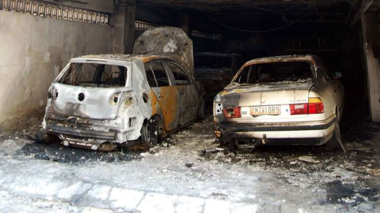 Καλλιθέα: Έκαναν στάχτη άλλα δύο αυτοκίνητα