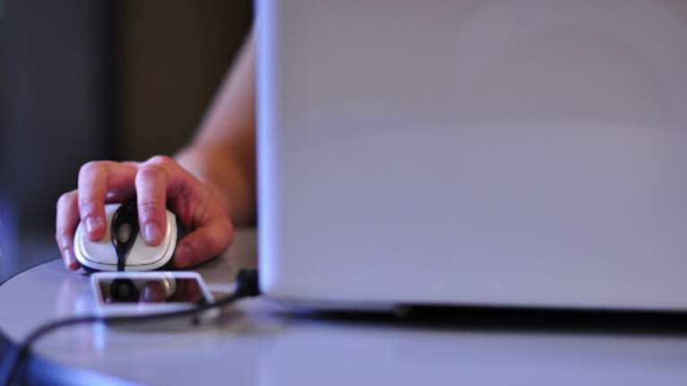 Στη "φάκα" του ΣΔΟΕ e-shops που "εξαφάνιζαν" τον ΦΠΑ με εικονικά τιμολόγια: Ζημιά περισσότερα από 15 εκατ. στο Δημόσιο