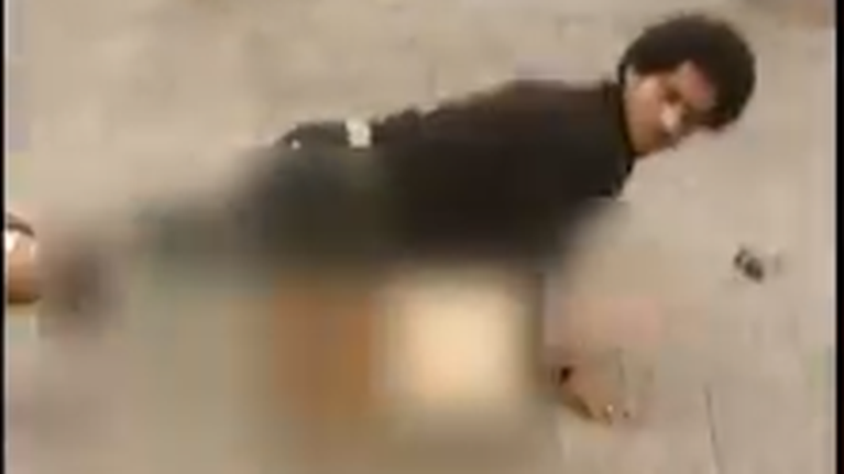 Βίντεο σοκ από τη Νέα Υόρκη: Προσπάθησε να βιάσει κοπέλα στο μετρό μπροστά στους περαστικούς