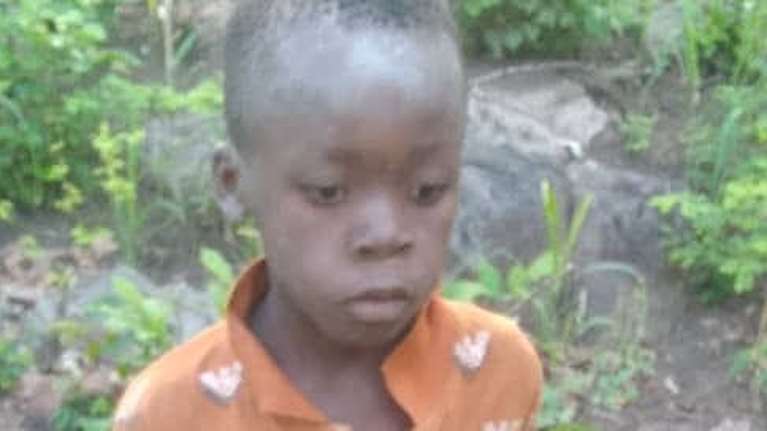 Σύγχρονος &quot;Μόγλης&quot; επιβίωσε σε πάρκο με λιοντάρια για πέντε ημέρες - Εσκαβε για νερό και έτρωγε άγριους καρπούς