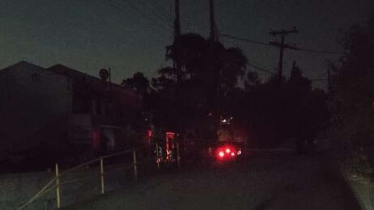 Κέρκυρα: Αγρότης έπεσε με το τρακτέρ του σε κολώνα ρεύματος και βύθισε στο σκοτάδι πολλές περιοχές