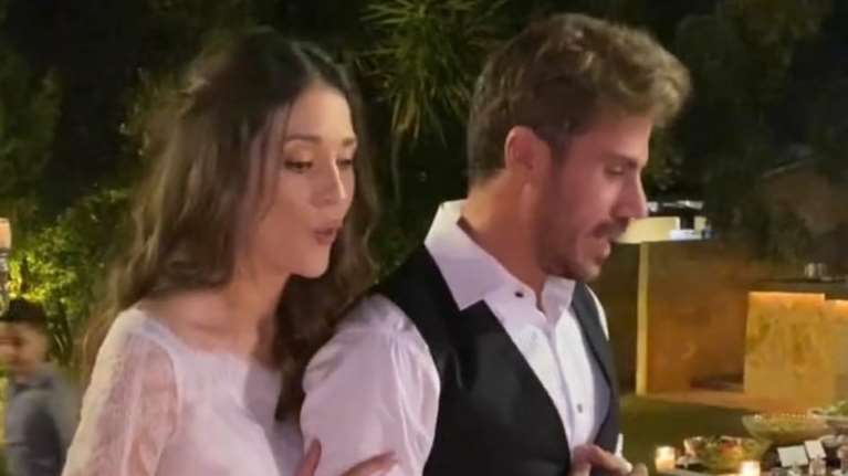 Γλυκός μπαμπάς: Ο Ακης Πετρετζίκης δημοσίευσε την πιο τρυφερή φωτό με τη σύζυγο και τη νεογέννητη κόρη του