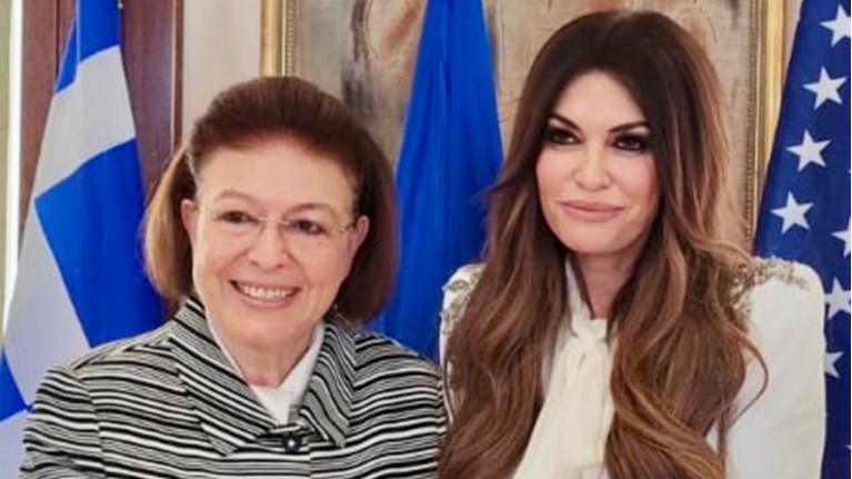 ΜΕΝΔΩΝΗ ΓΚΙΛΦΟΪΛ