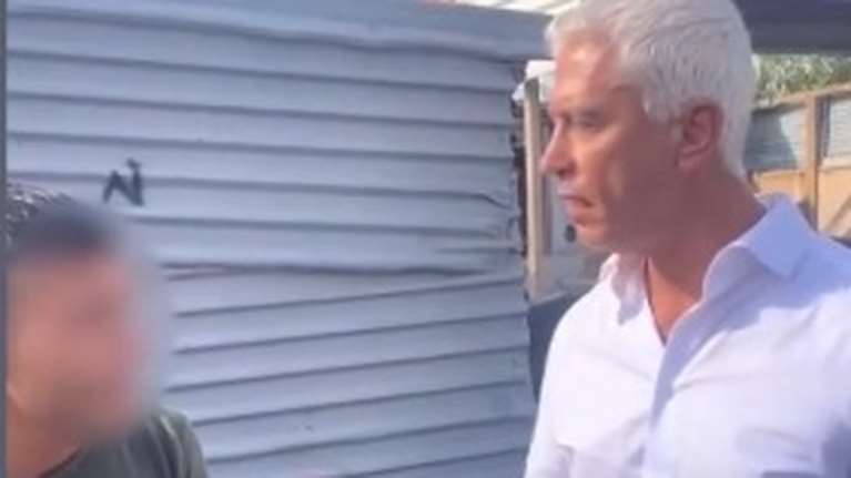 Θρασύτατος Ρομά λέει στον αστυνομικό Καλλιακμάνη ότι κλέβει συστηματικά και απλά μπαινοβγαίνει στη φυλακή [βίντεο]