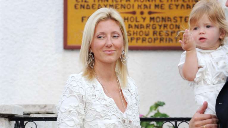 Μαρί Σαντάλ: Σχεδίασε και λανσάρει το ίδιο φόρεμα που φορούσε όταν ήταν μικρό κορίτσι [Εικόνα]