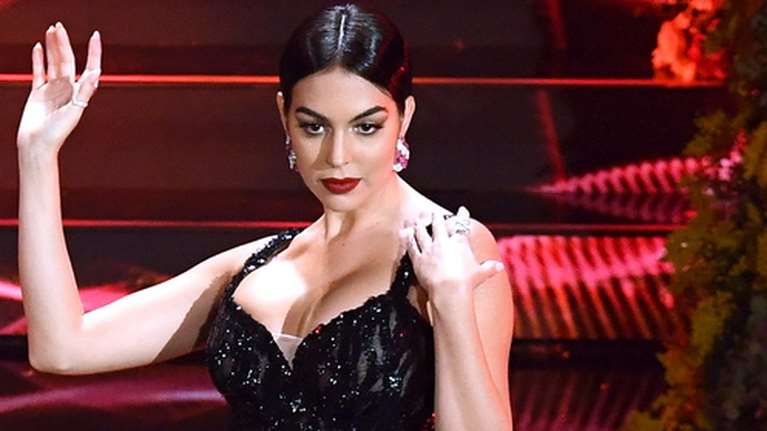 Τζορτζίνα Ροντρίγκεζ: Η 26χρονη σύντροφος του Ρονάλντο γυμνάζεται στο πολυτελές σπίτι τους και αποκαλύπτει τα μυστικά της [Βίντεο]