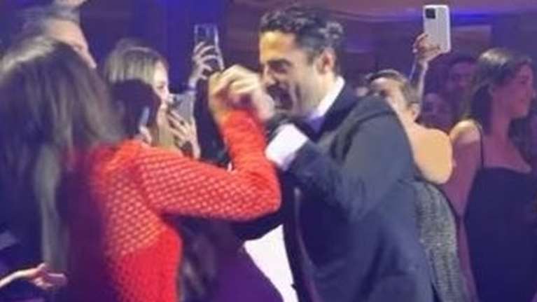 Η στιγμή που ο Κωνσταντίνος Αργυρός και η Κίμπερλι Γκίλφοϊλ χορεύουν σε φιλανθρωπικό γκαλά στο Λονδίνο [εικόνες]