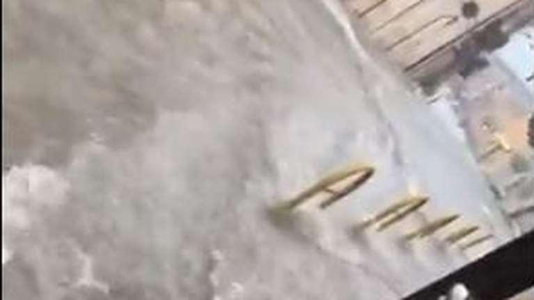 Φονικές πλημμύρες στη Σαρδηνία - Πνίγηκε ηλικιωμένος, ποτάμια οι δρόμοι του Κάλιαρι [βίντεο]