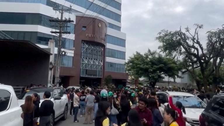 Φιλιππίνες: Δύο νεκροί από τον σεισμό των 7,4 Ρίχτερ [βίντεο]