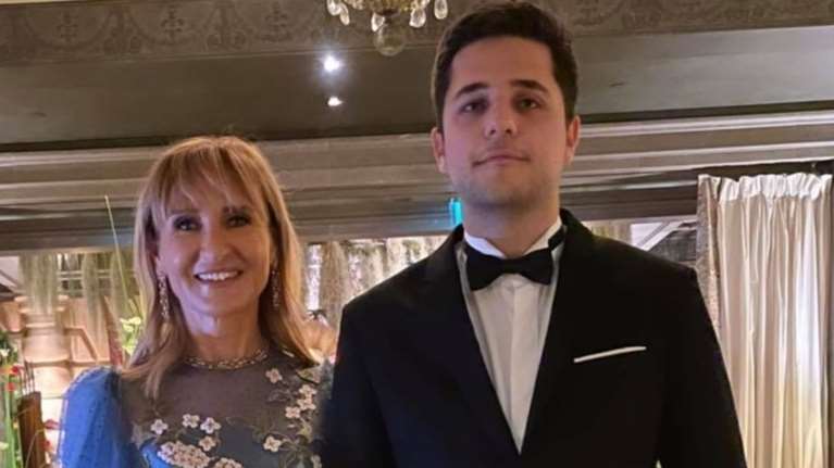 Mάρα Ζαχαρέα: Η νέα εμφάνιση με τον γιο της Βασίλη Ρουσόπουλο στο Κολωνάκι