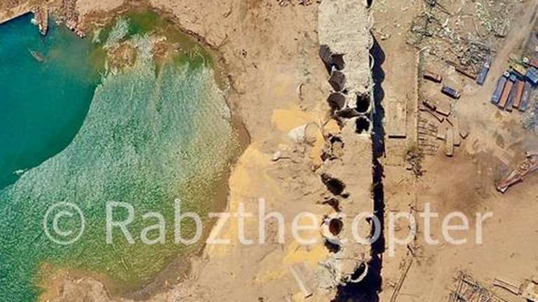 Βηρυτός: Χάθηκε ολόκληρο κομμάτι γης από τις εκρήξεις - Θρήνος πάνω από τα συντρίμμια [συγκλονιστικές εικόνες]