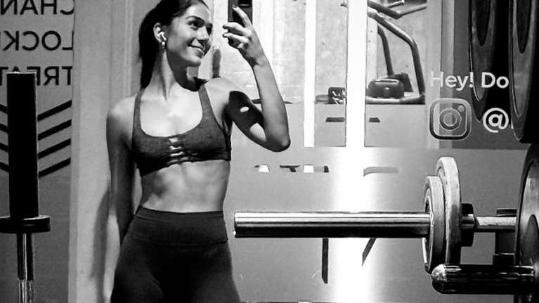 Μελίνα Νικολαΐδη: Με κοιλιακούς &quot;φέτες&quot; στο γυμναστήριο η κόρη της Δέσποινας Βανδή [εικόνα]