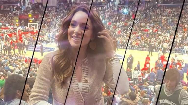 Καλομοίρα: Σε αγώνα του NBA με τους άνδρες της ζωής της - Oι νέες φωτογραφίες