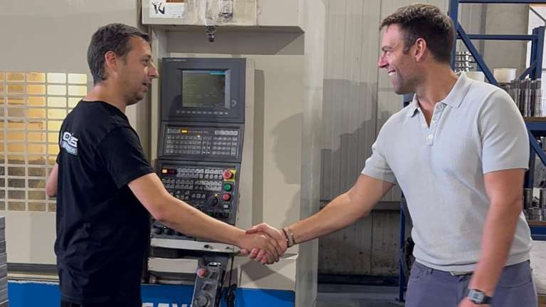 O Στέφανος Kασσελάκης με την Τζάκρη σε εργοστάσιο ρομποτικής στο Σχηματάρι [εικόνες - βίντεο]