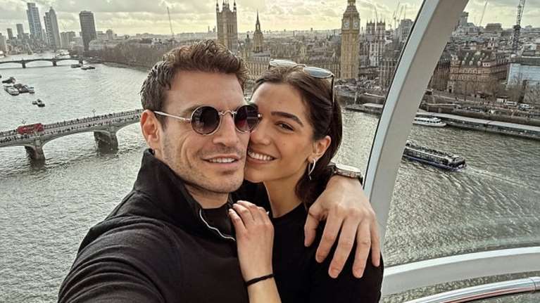Δημήτρης Φιντιρίκος - Μελίνα Νικολαΐδη: Full in love στο Λονδίνο - Ο ένας στην αγκαλιά του άλλου
