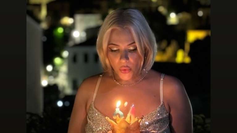 Λάουρα Νάργες: Πάρτι έκπληξη κάτω από την Ακρόπολη - &quot;My queen&quot;, έγραψε ο Χρήστος Σαντικάι