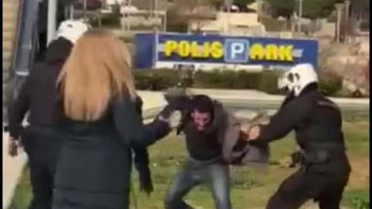 Νέα Σμύρνη: Σε διαθεσιμότητα ο ανθυπαστυνόμος για τον ξυλοδαρμό του 29χρονου φοιτητή