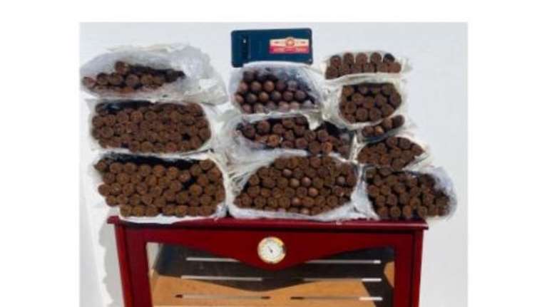 Μια διαφορετική σύλληψη στη Μύκονο: Τσάκωσαν 52χρονο με εκατοντάδες παράνομα...πούρα!