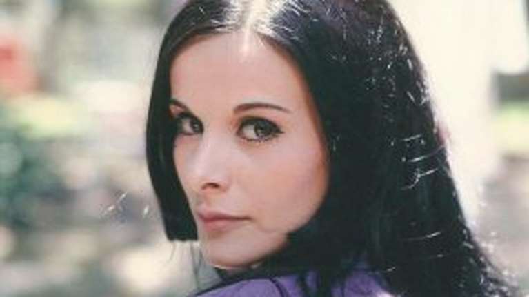 Ελενα Ναθαναήλ: Σπάνια φωτογραφία από το πρώτο της εξώφυλλο, τη δεκαετία του &#39;60 - Μία θεά