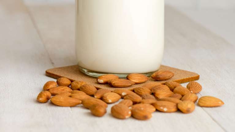 Ποιο φυτικό ρόφημα είναι το καλύτερο; Τα χαρακτηριστικά και οι χρήσεις τους