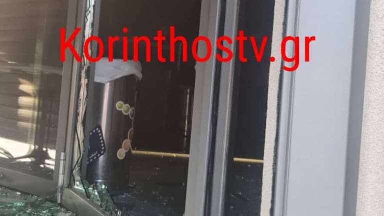 Κιάτο: Εκλεψαν το χρηματοκιβώτιο από πρακτορείο του ΟΠΑΠ - Πήραν μέχρι και... ξυστά λαχεία [εικόνες]