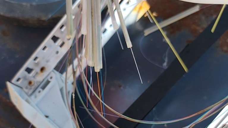 Δολιοφθορά στο τηλεδιοικούμενο δίκτυο του ΟΣΕ: Εκοψαν τις οπτικές ίνες με ψαλίδι