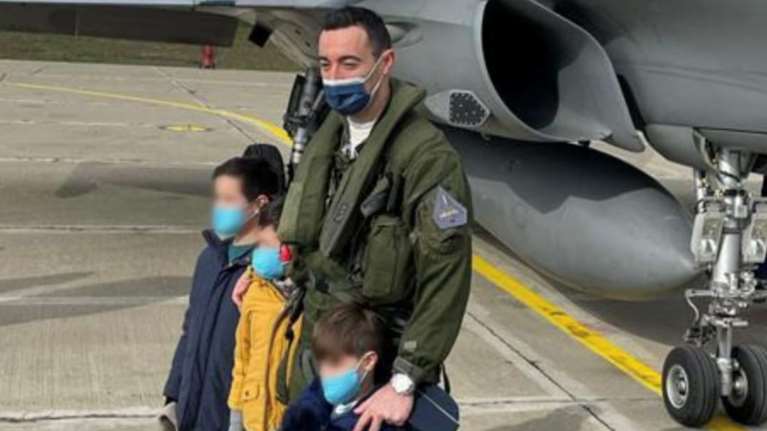 Τανάγρα: Συγκινητική ανάρτηση Μητσοτάκη - &quot;Σκύβουμε με σεβασμό το κεφάλι σε αυτόν τον μπαμπά&quot; [Εικόνες]