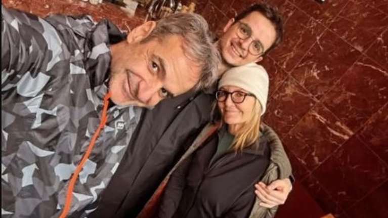 Κυριάκος Μητσοτάκης: Η selfie με τη Μαρέβα και τον γιο τους, Κωνσταντίνο, στα Χανιά